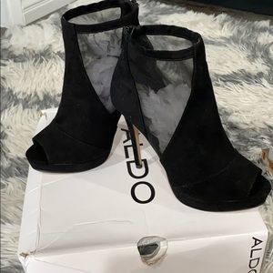 Brand new! Never worn very cute bootie.